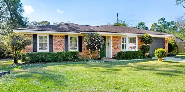 6 Prince Charles Court, Savannah GA 31406