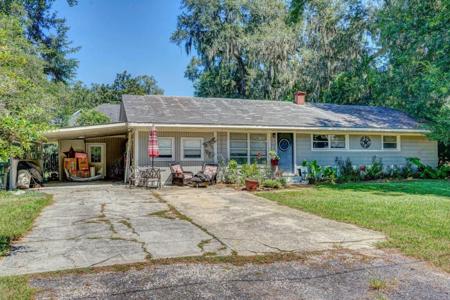 222 Menendez Avenue