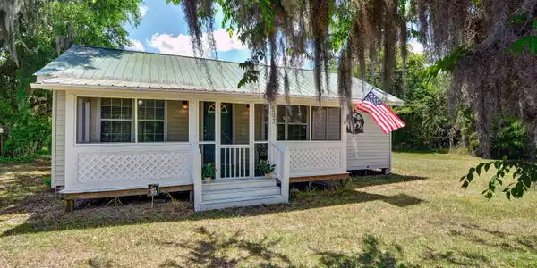 503 Sixth Street W, Darien GA 31305