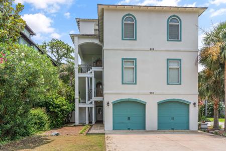 922 Ocean Boulevard