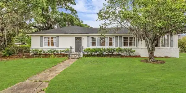 2223 E De Renne Avenue, Savannah GA 31406