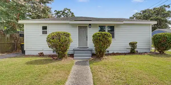 1301 E 68th Street, Savannah GA 31404