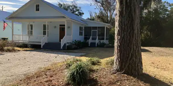 905 SE Wayne Street No Street Suffix # B, Darien GA 31305
