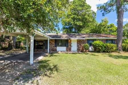 2207 Poinsettia Circle