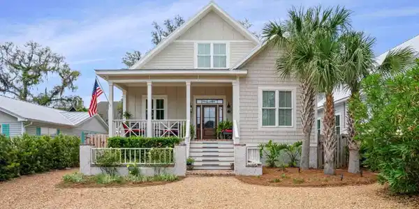 309 Peachtree Street, St. Simons GA 31522