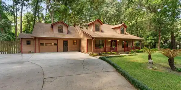 9 W Coquena Circle, Savannah GA 31410