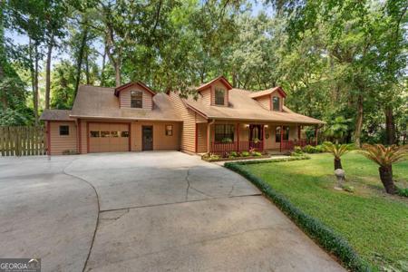 9 W Coquena Circle, Savannah GA 31410