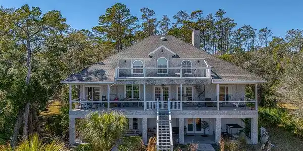 493 Dover Island Trail, Waverly GA 31565