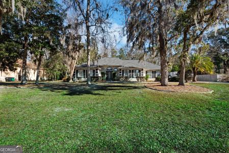 811 Riverview Drive W