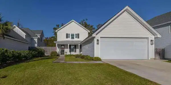 19 Orchard Road, St. Simons GA 31522