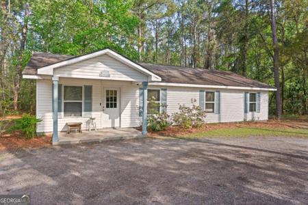 1202 Market Street, Darien GA 31305