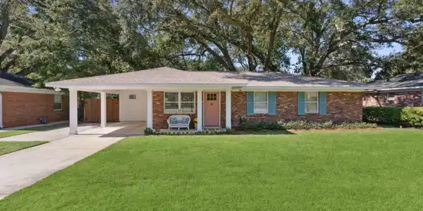 907 Mallery Street, St. Simons GA 31522