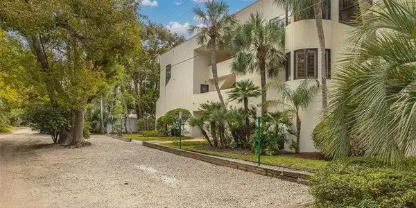 548 Oglethorpe Avenue # 11, St. Simons GA 31522