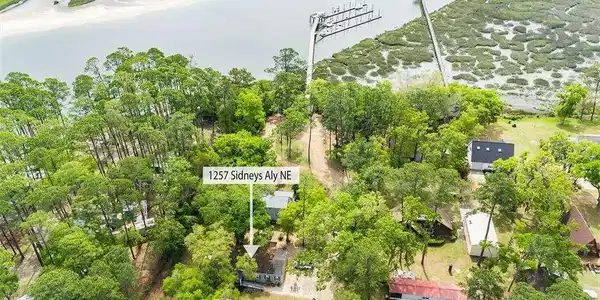 1257 Sidneys Alley NE, Townsend GA 31331