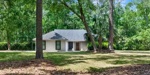 16 Old Martin Lane, Richmond Hill GA 31324