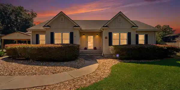402 Houston Street, Darien GA 31305