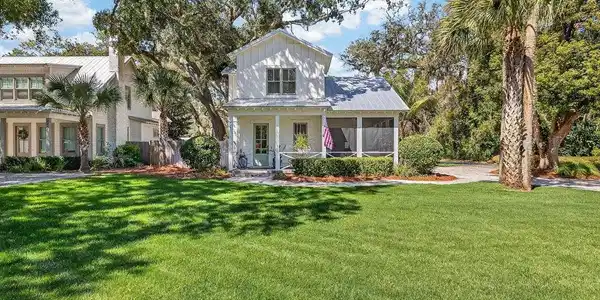 1925 Frederica Road, St. Simons GA 31522