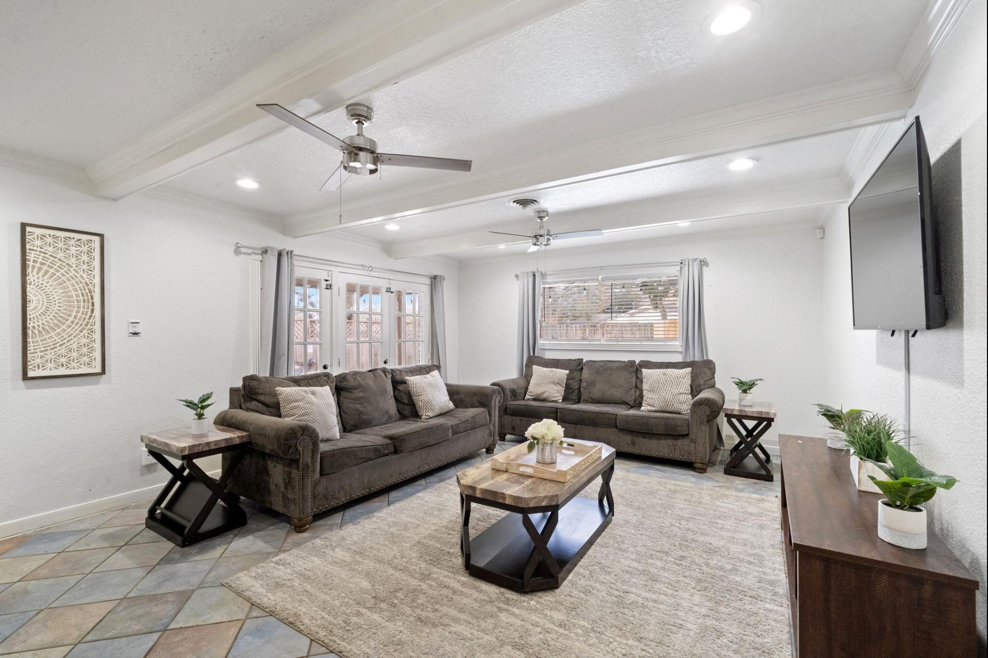 Image 4: Family Room