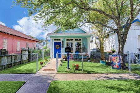 4123 Avenue Q 1/2