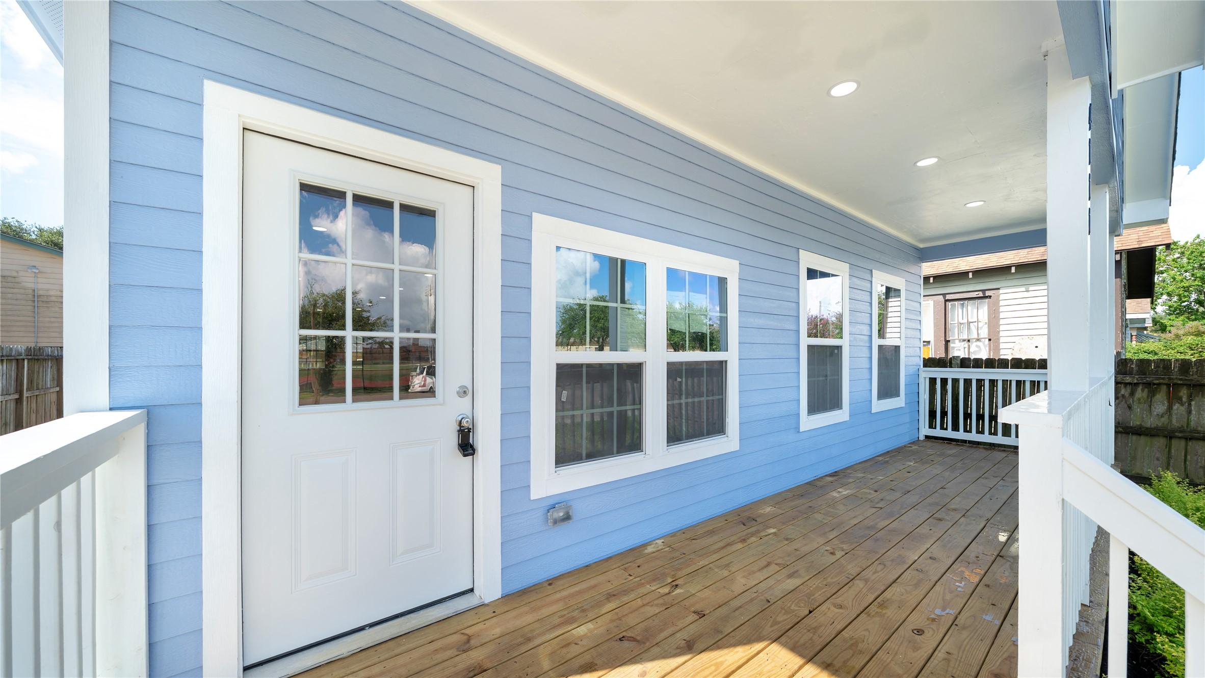 Image 3: Front Patio