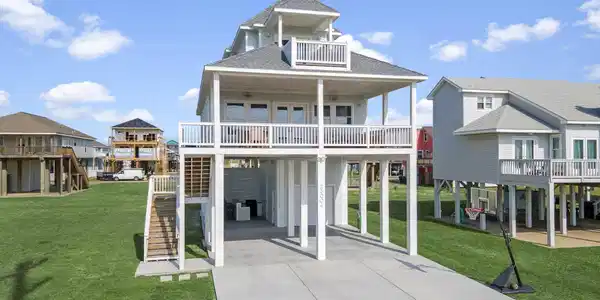 Image 4: Custom built in 2022 by Seascape builders. Picture