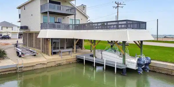 301 Commander Drive