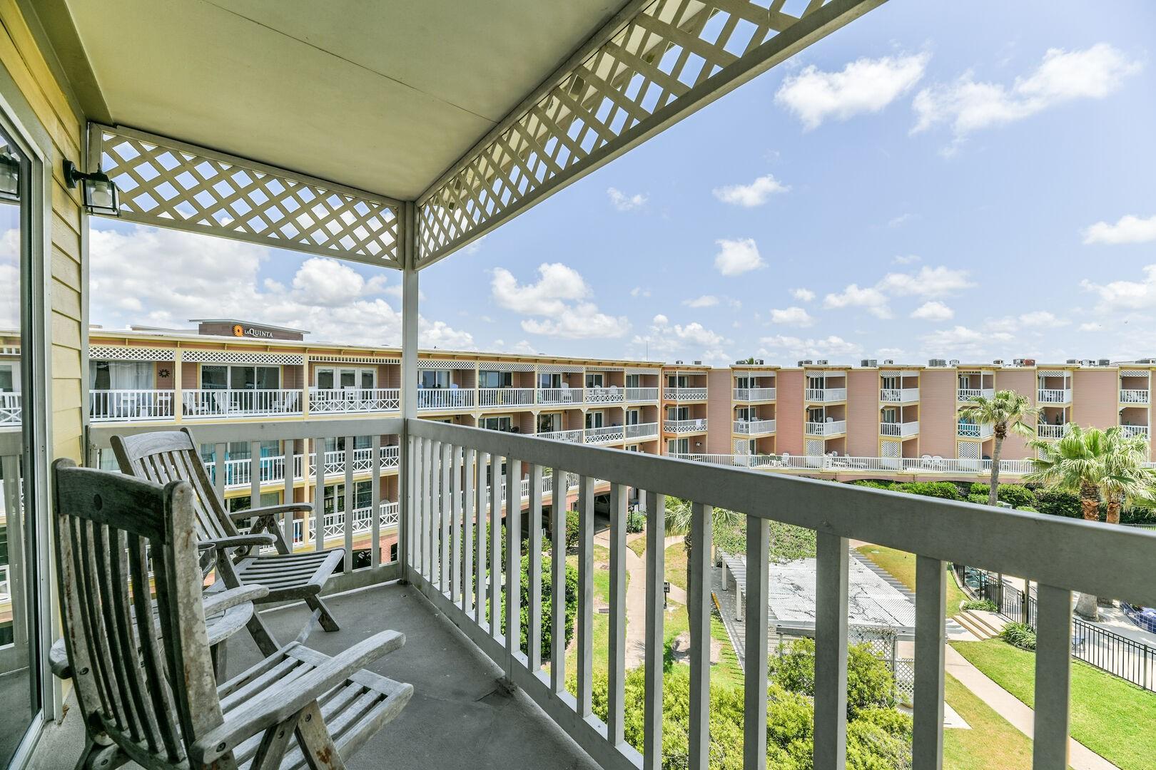 Image 3: Your morning coffee tastes better on the balcony!