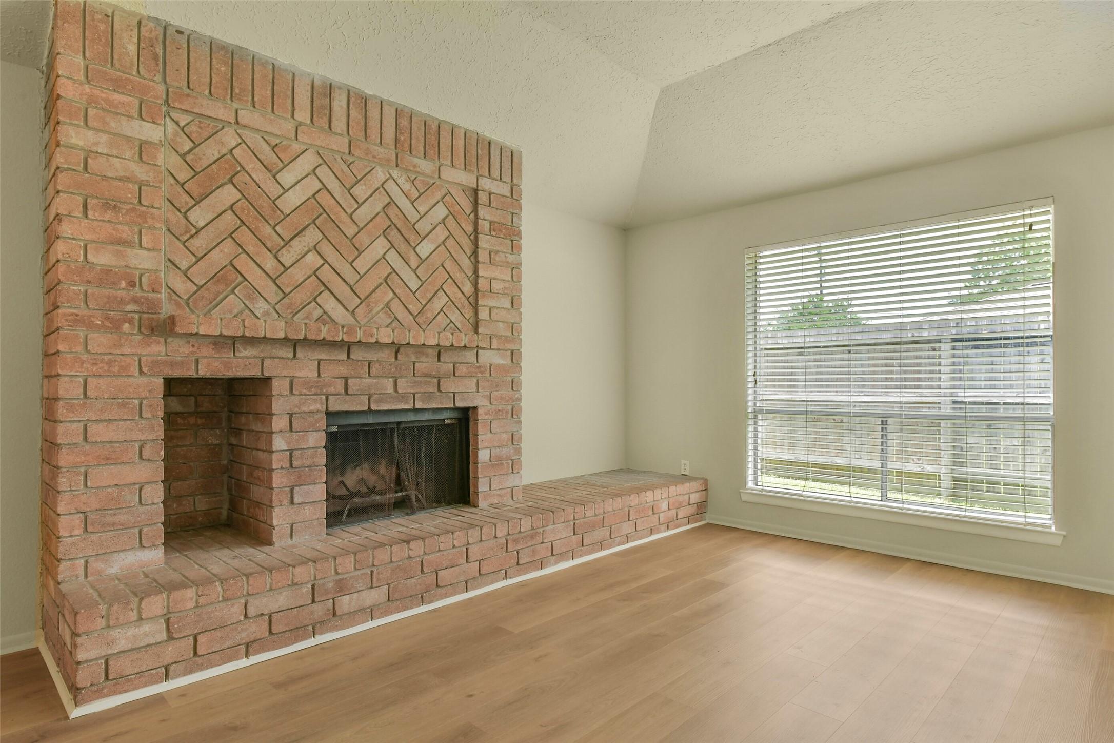 Image 4: Enjoy cozy fires in winter with this geometric sty