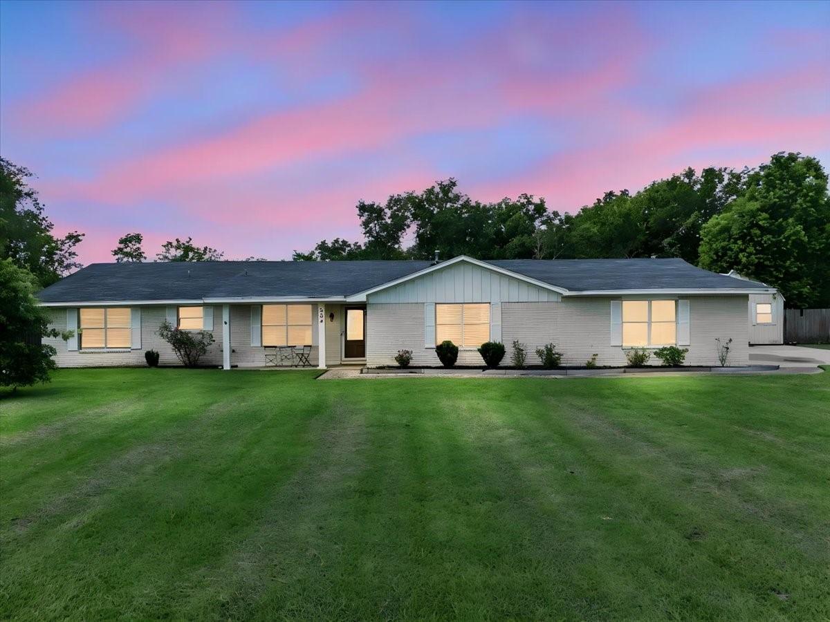 Image 1: Welcome to 804 Otter Road!