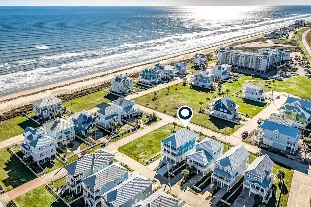 Image 1: A SHORT WALK TO THE BEACH puts the Gulf within eas
