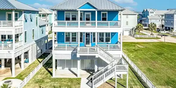 Image 2: THREE LEVELS OF COASTAL LIVING provide exceptional