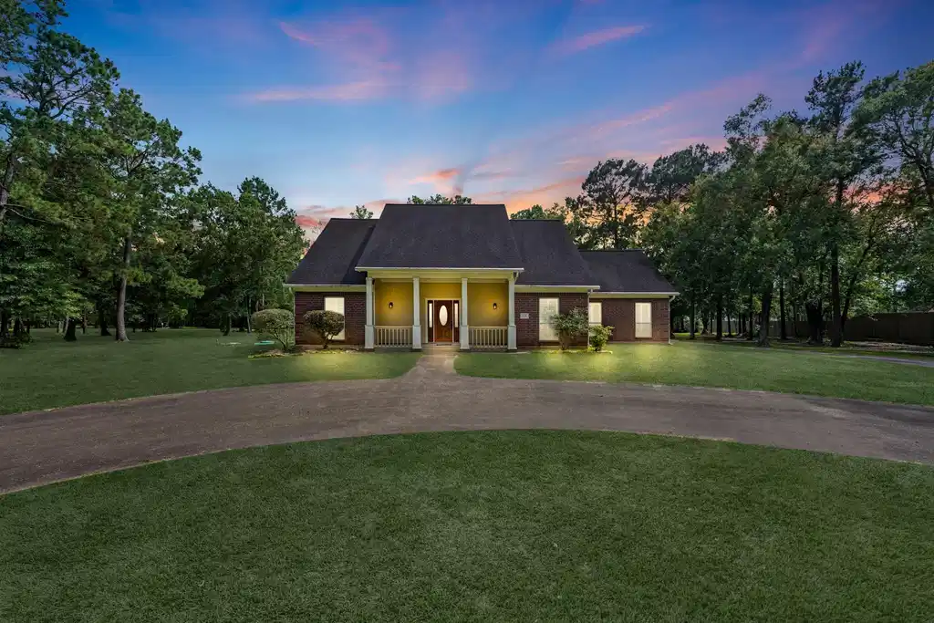 Image 1: Welcome to 205 Mohawk Lane