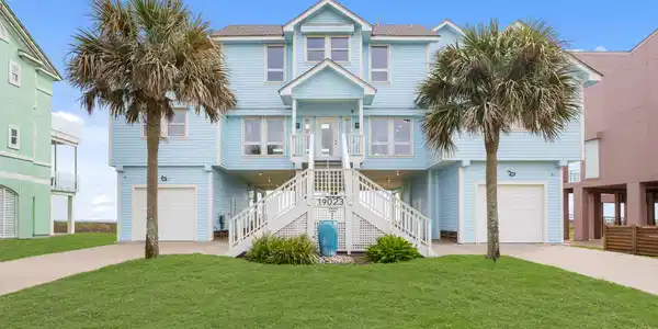 19023 Kahala Drive E