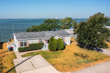 3050 Bay Oaks Harbor Drive