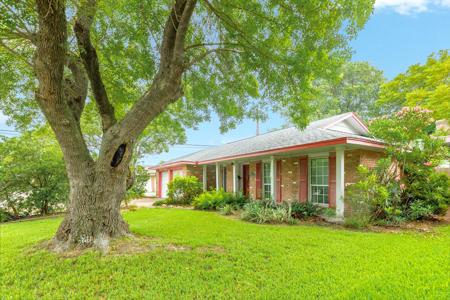 22 Maple Lane