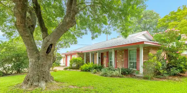 22 Maple Lane