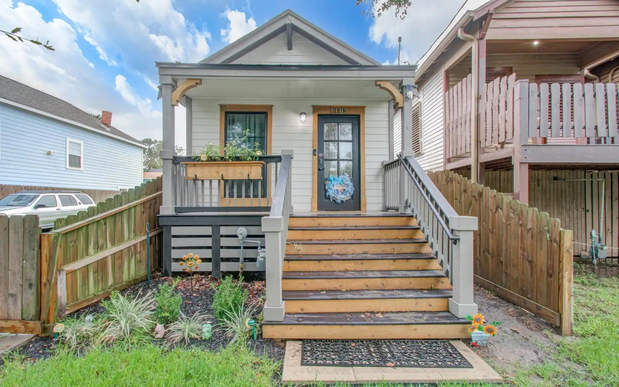 Image 1: Charming "Shotgun-Style" bungalow