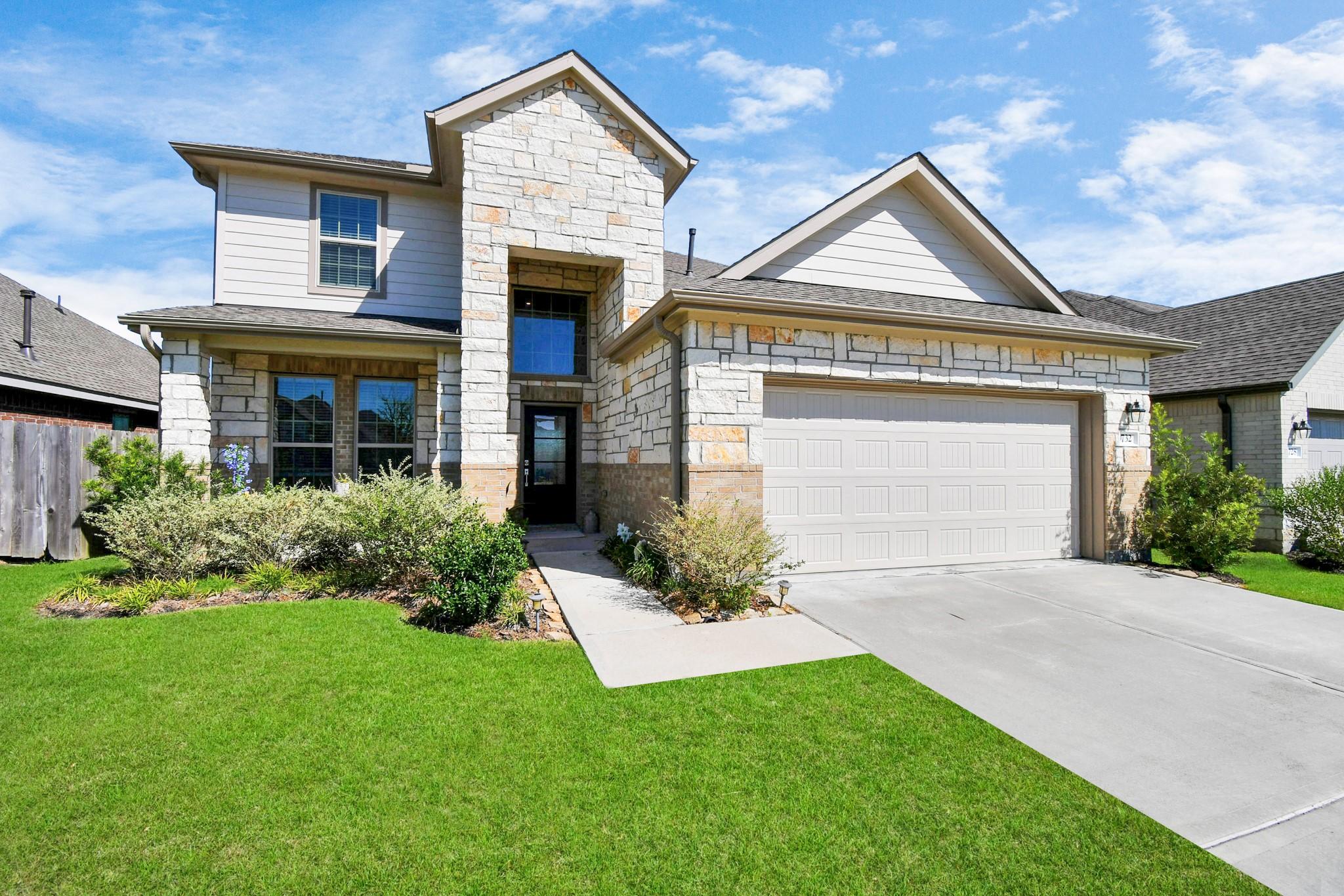 Image 2: This beautiful home Built in 2022 with a Front and