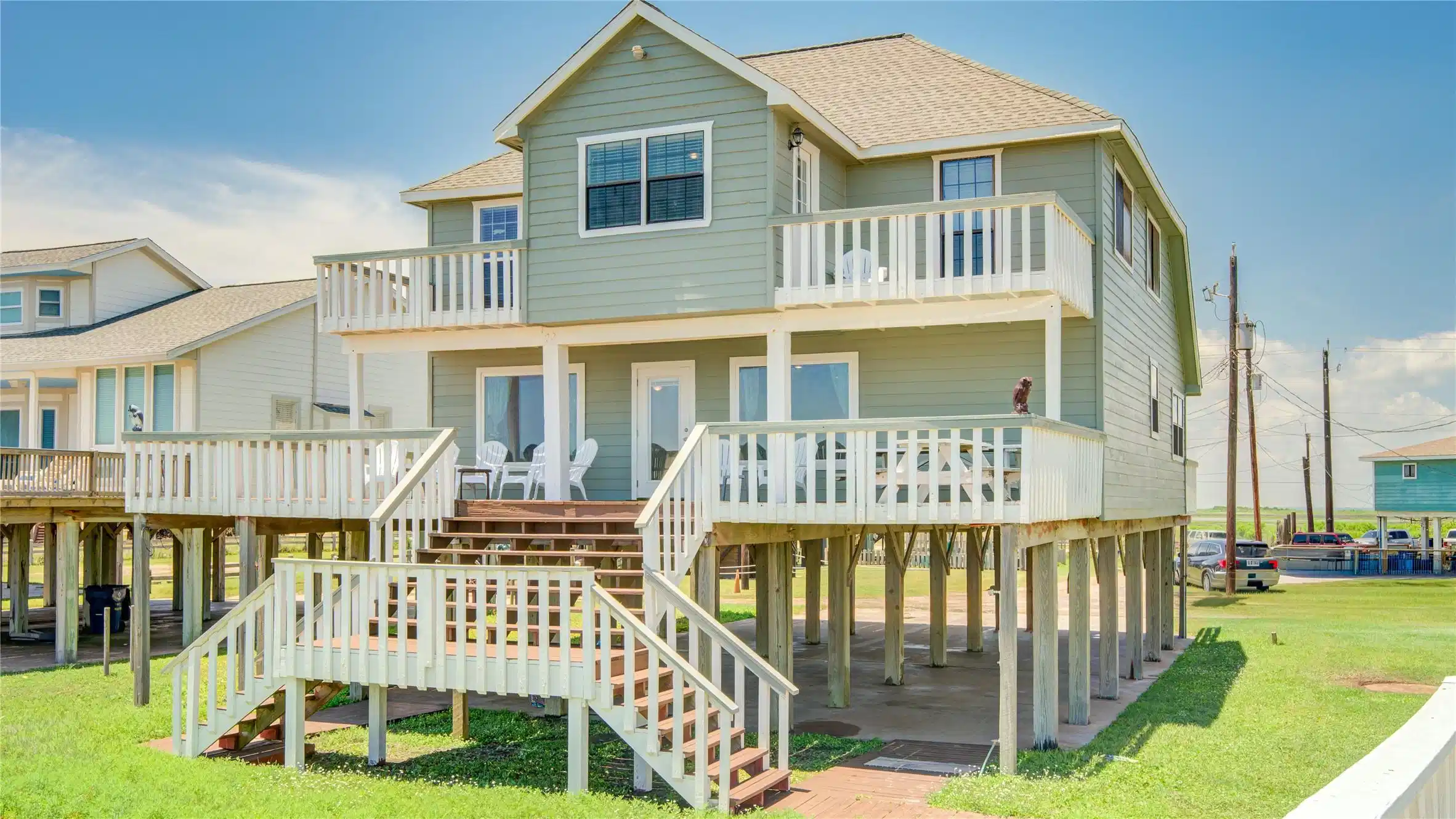 Image 1: Sandcastle!  Totally renovated is ready for you! 6