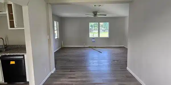 Image 3: Living Area