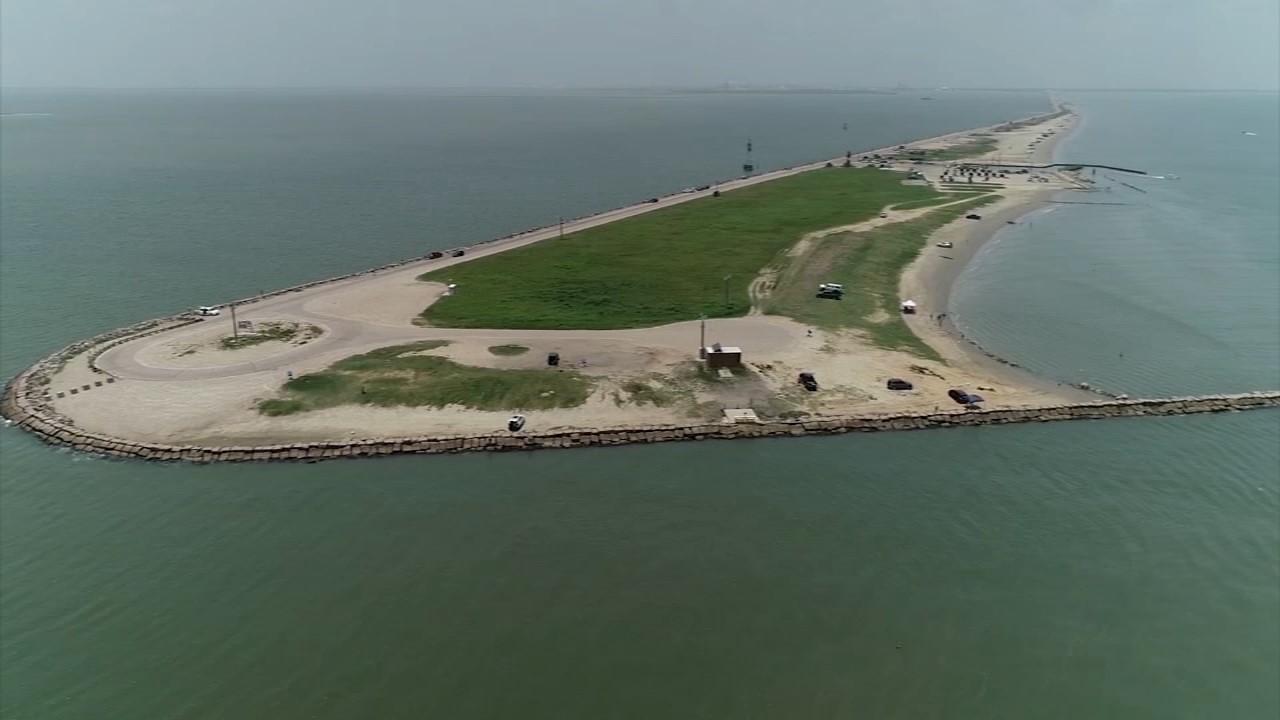 Image 3: Texas City Dike