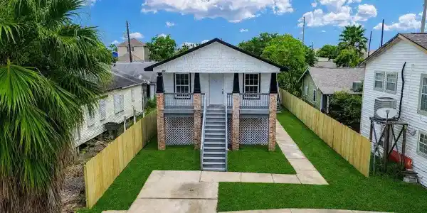 5306 Avenue M 1/2