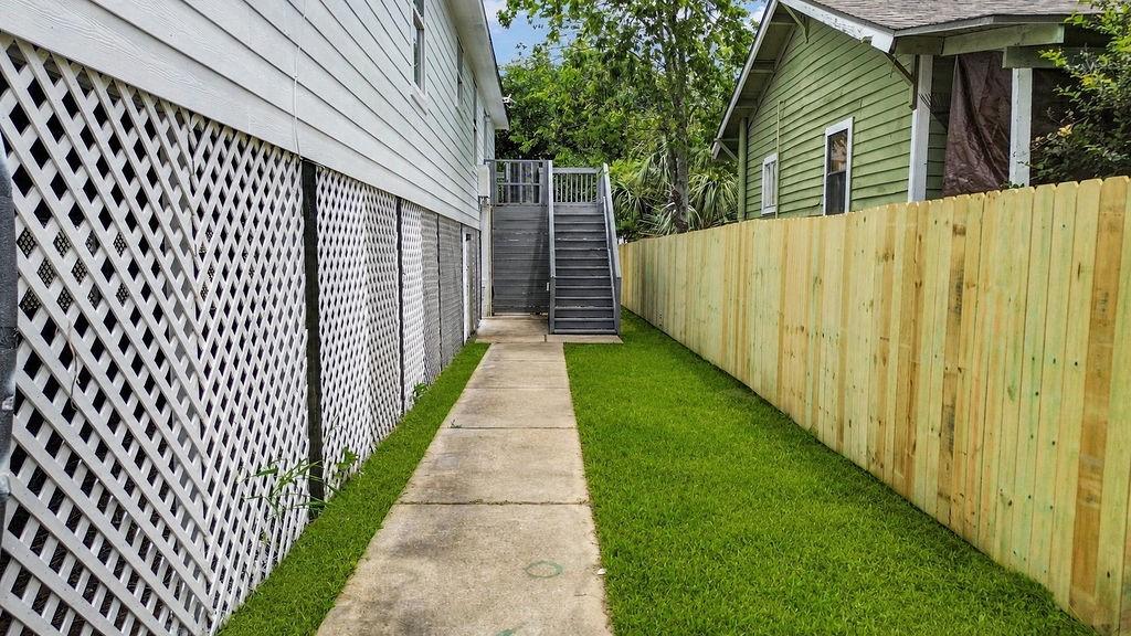 Image 4: Grass has been digitally altered.
