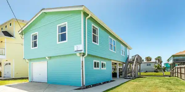 Image 2: Two story completely remodeled home with large dri