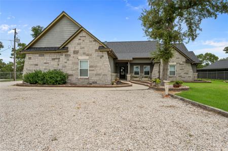 8133 N FM 565