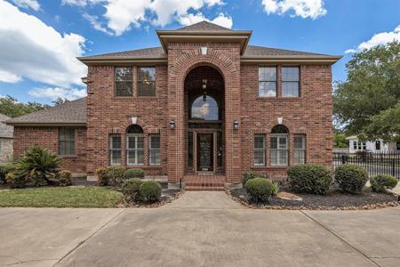 607 Sandy Lane
