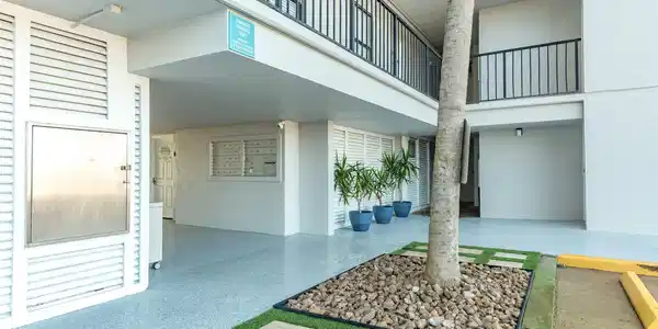 Image 3: Nicely landscaped entrance