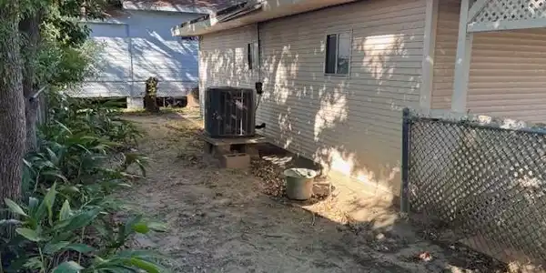 Image 3: Rear yard