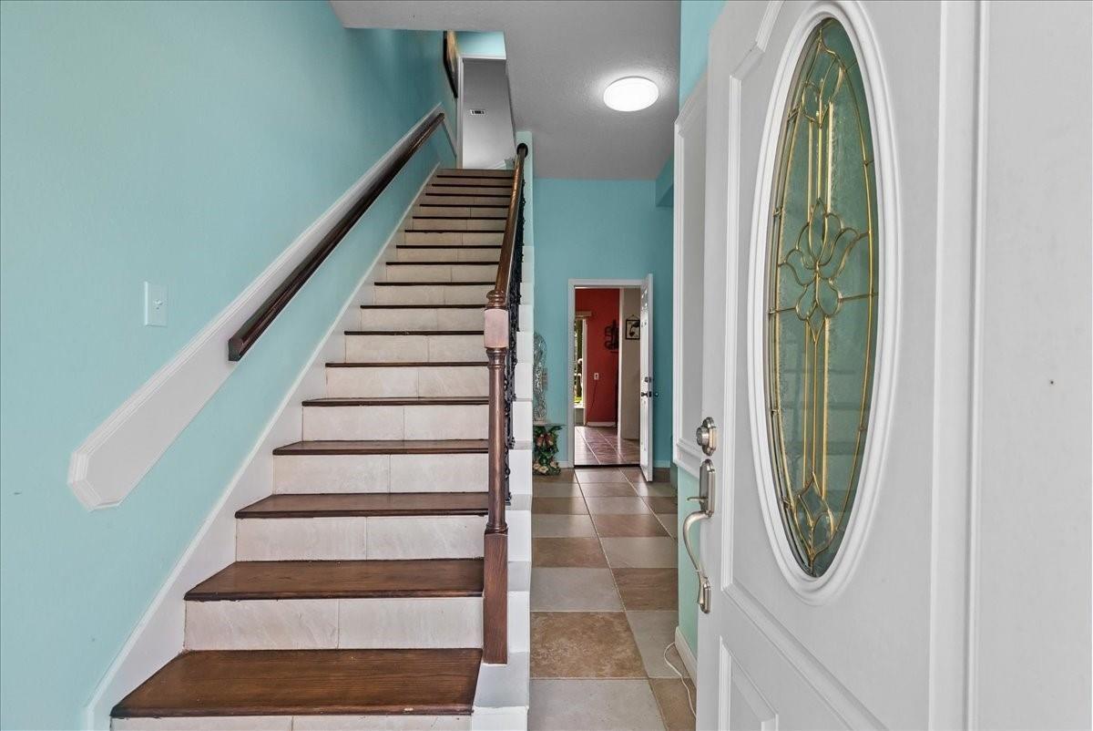 Image 4: Enter on the first floor