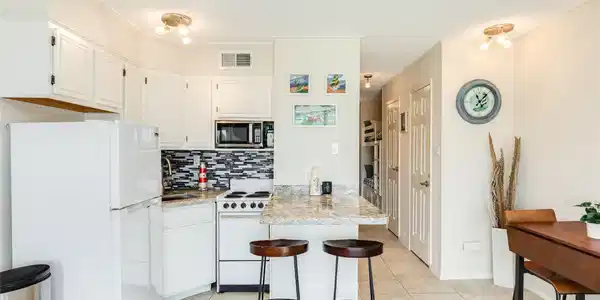 6102 Seawall Boulevard